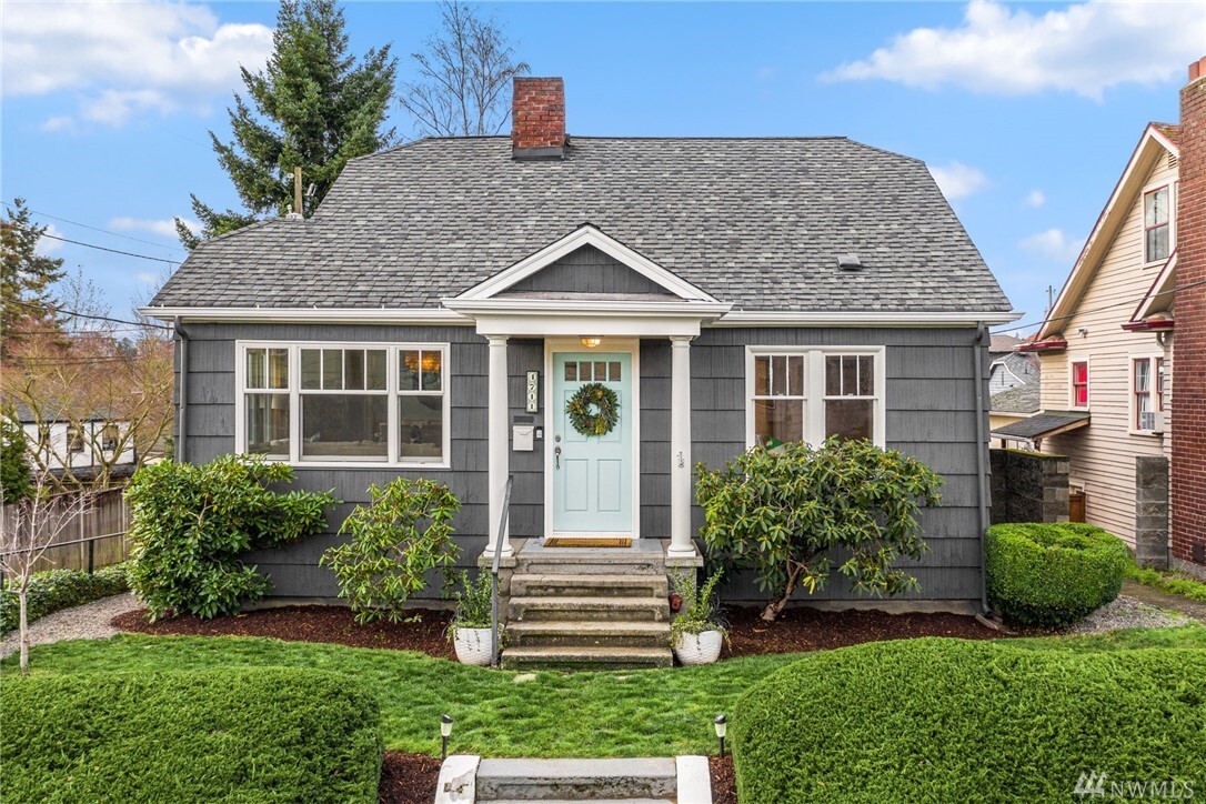 Property Photo:  4711  35th Avenue NE  WA 98105 