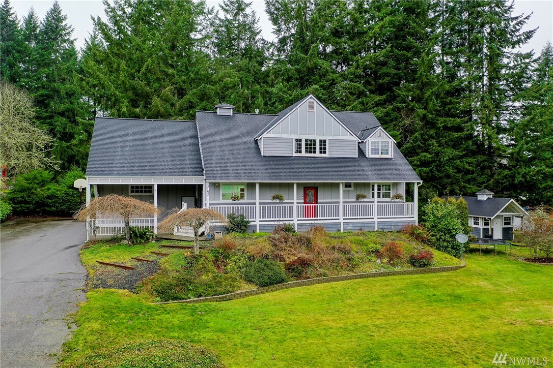 Property Photo:  3192 Woods Rd E  WA 98366 