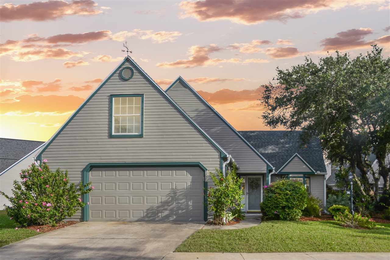 Property Photo: 341 Village Dr FL 32084