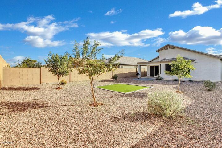 Property Photo:  2452 W Parkway Drive  AZ 85041 