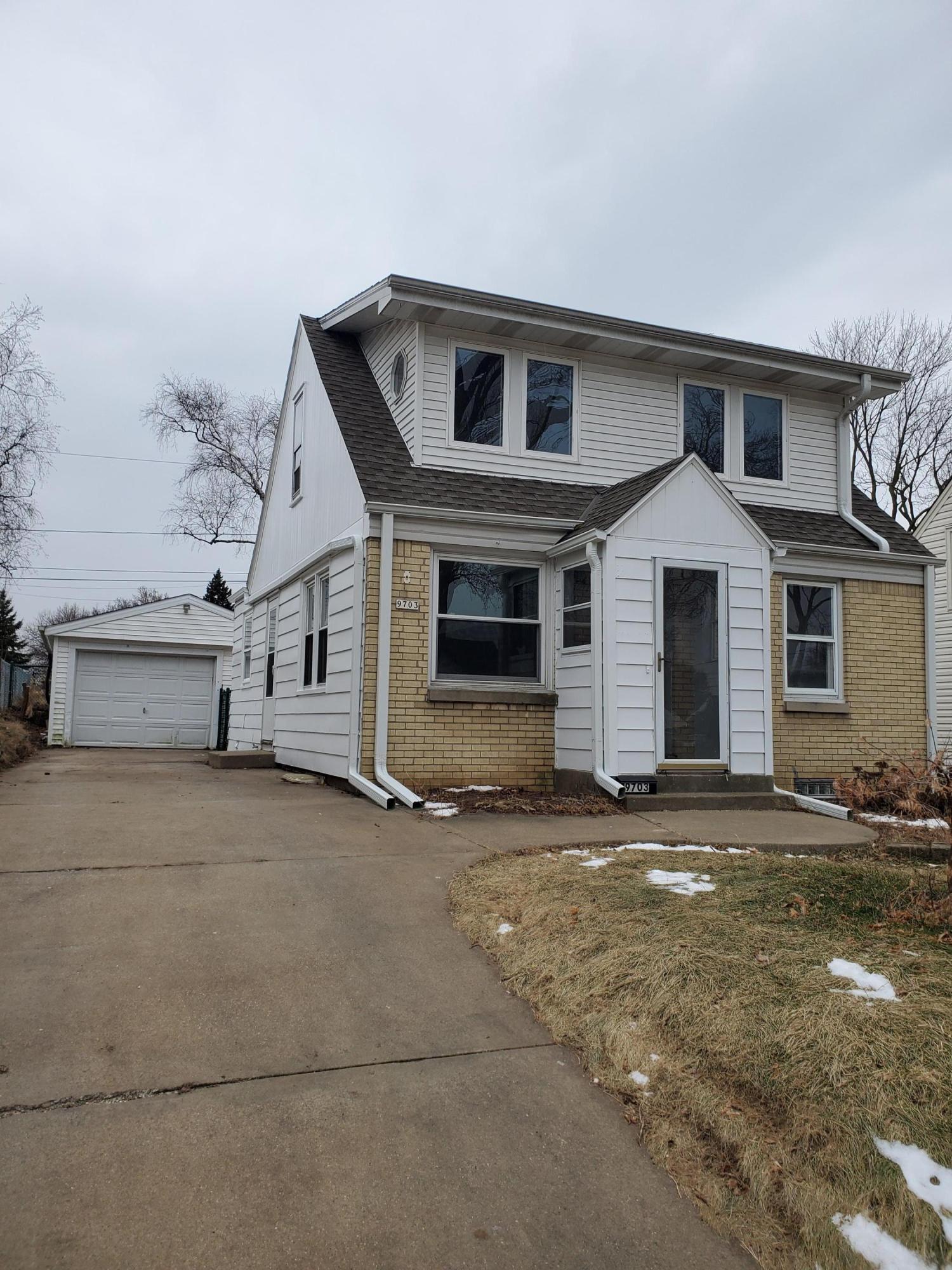 Property Photo: 9703 W Grant St WI 53227