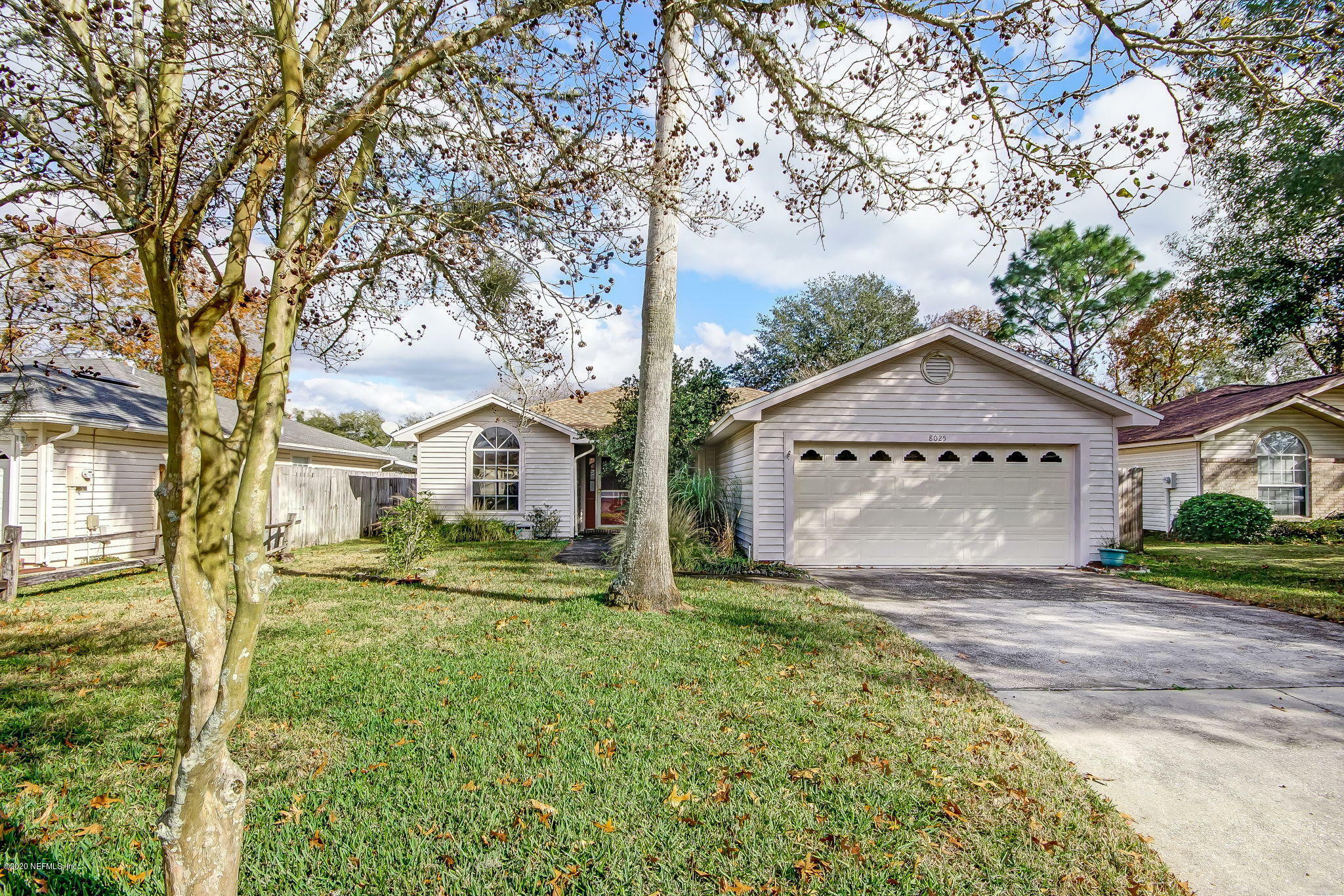 Property Photo:  8025 Macinnes Drive  FL 32244 