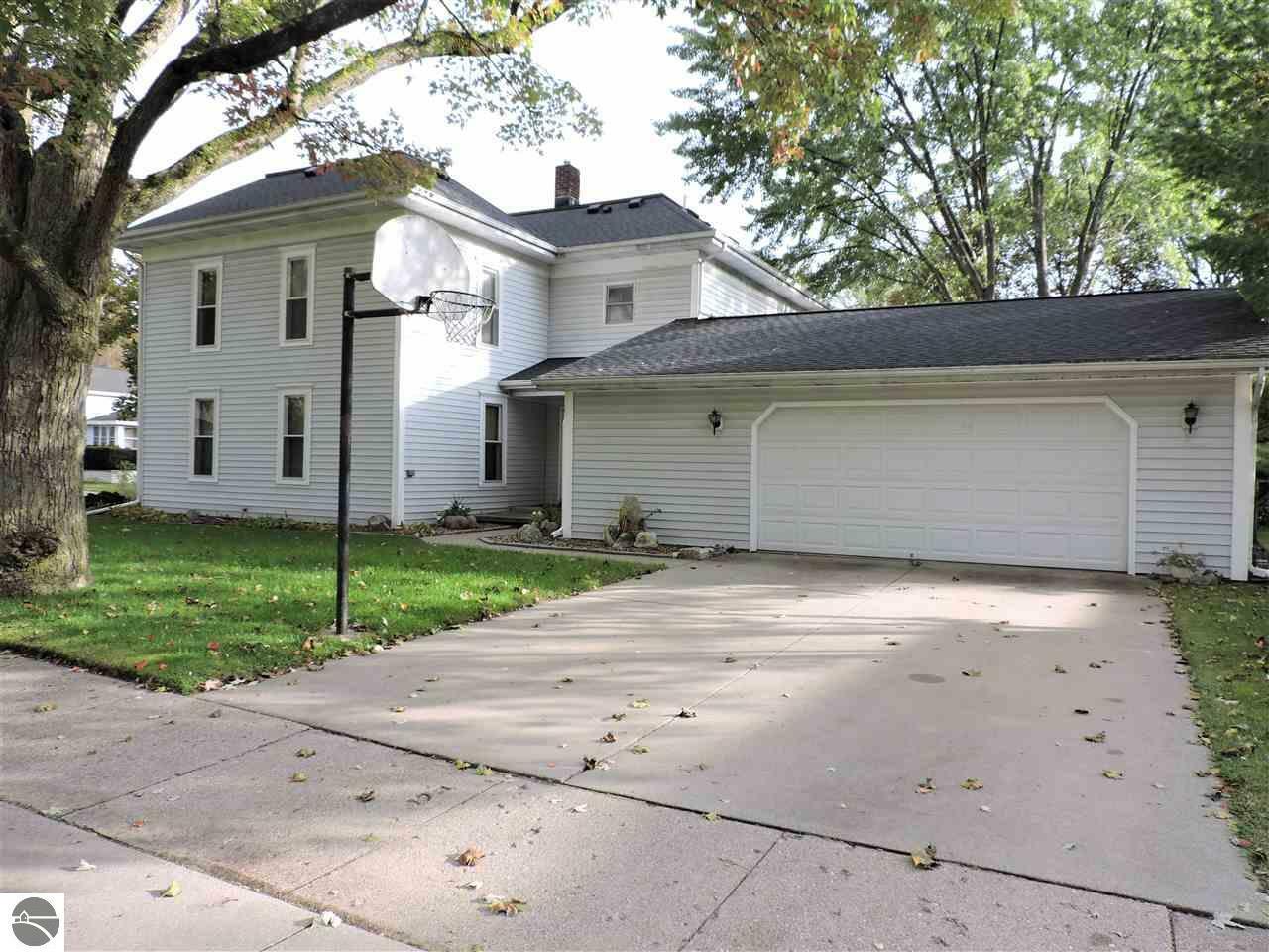 Property Photo:  504 S Lansing  MI 48858 