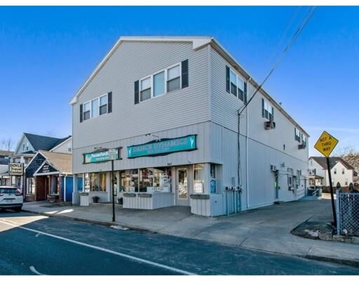 Property Photo: 525 Grattan St MA 01020