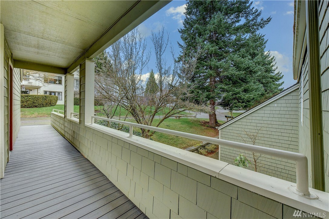 Property Photo: 22230 SE 42nd Lane WA 98029