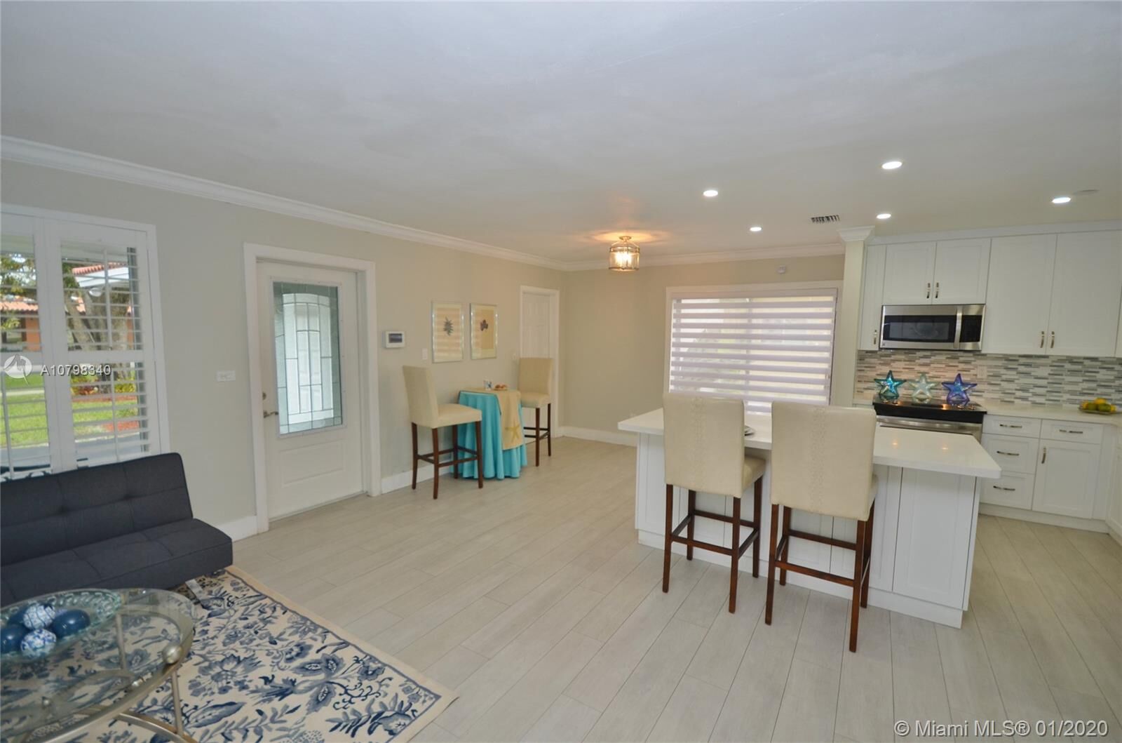 Property Photo: 14301 Lake Childs Ct FL 33014