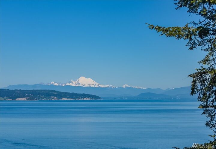 Property Photo: 166 Rhodena WA 98239