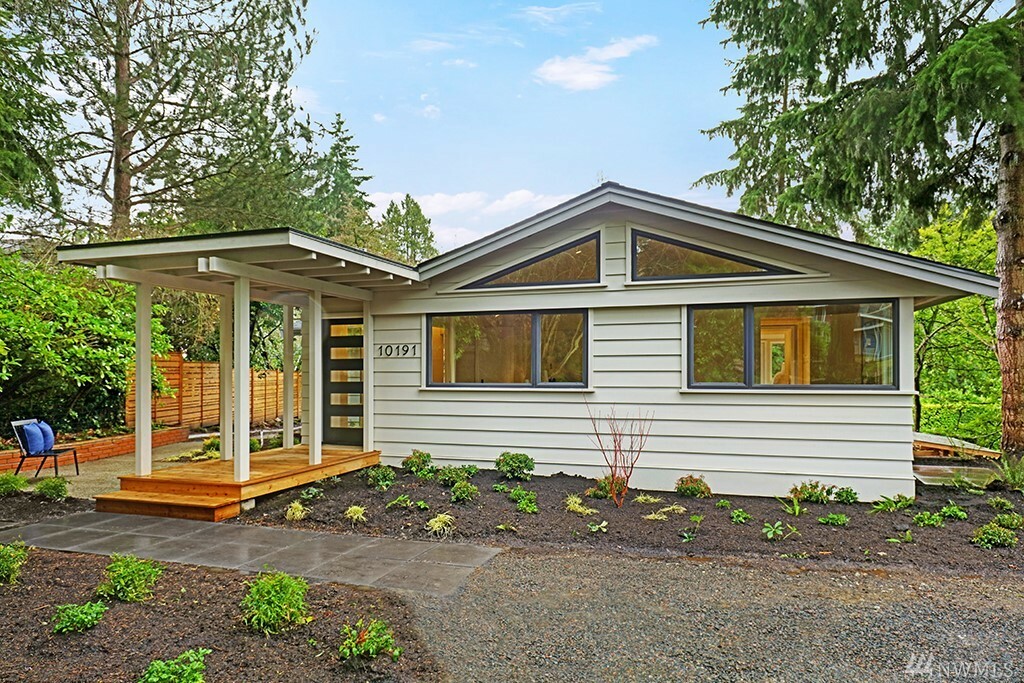 Property Photo:  10191 NE Beachcrest Dr  WA 98110 