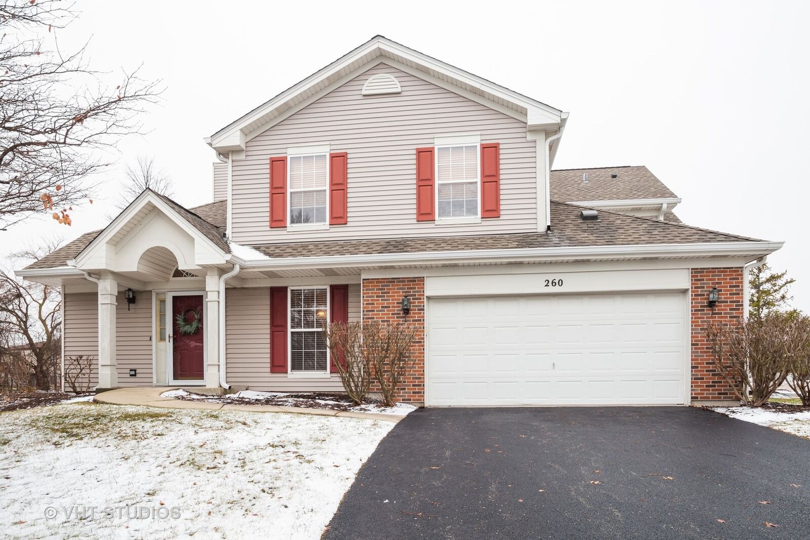 Property Photo: 260 Wildspring Court IL 60143