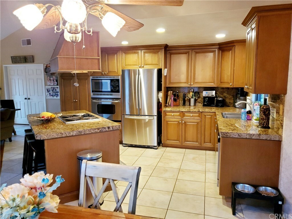 Property Photo:  23619 Cutter Drive  CA 92587 