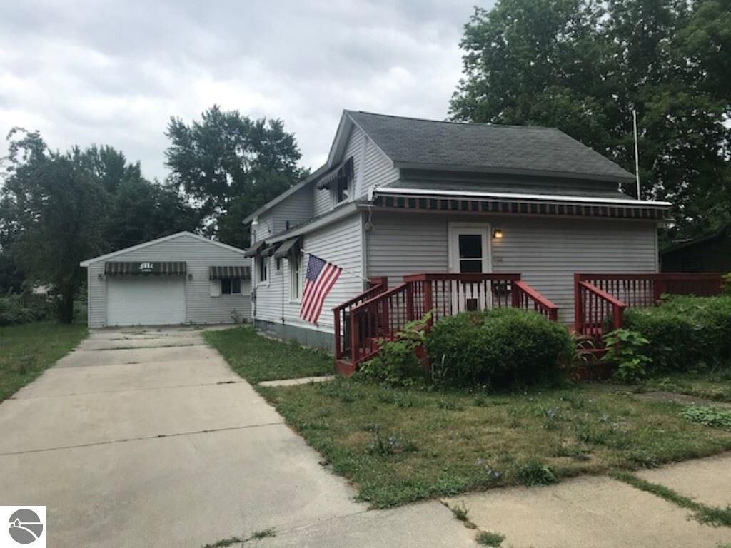 Property Photo:  1104 Eastward Street  MI 48801 
