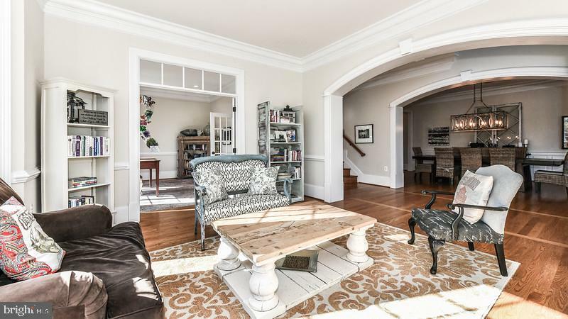 Property Photo: 3802 Dittmar Road VA 22207