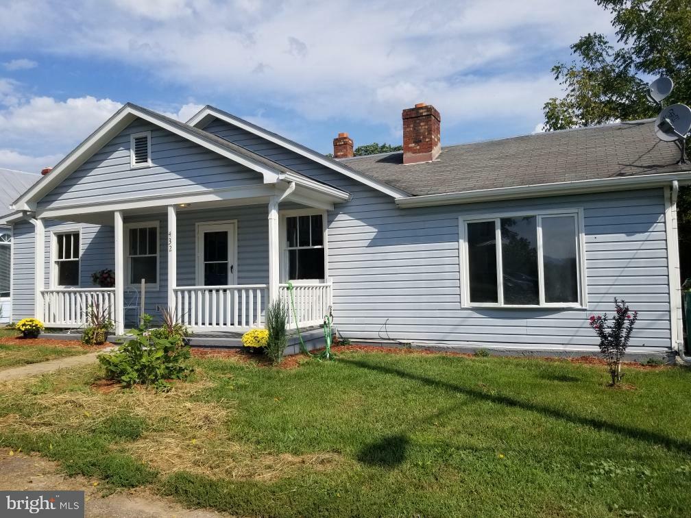 Property Photo:  432 Mechanic Street  VA 22835 