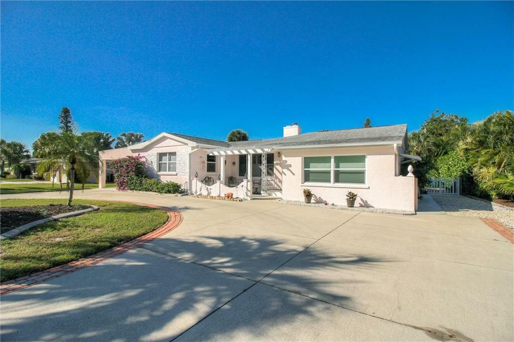 Property Photo: 321 Bayshore Drive FL 34285