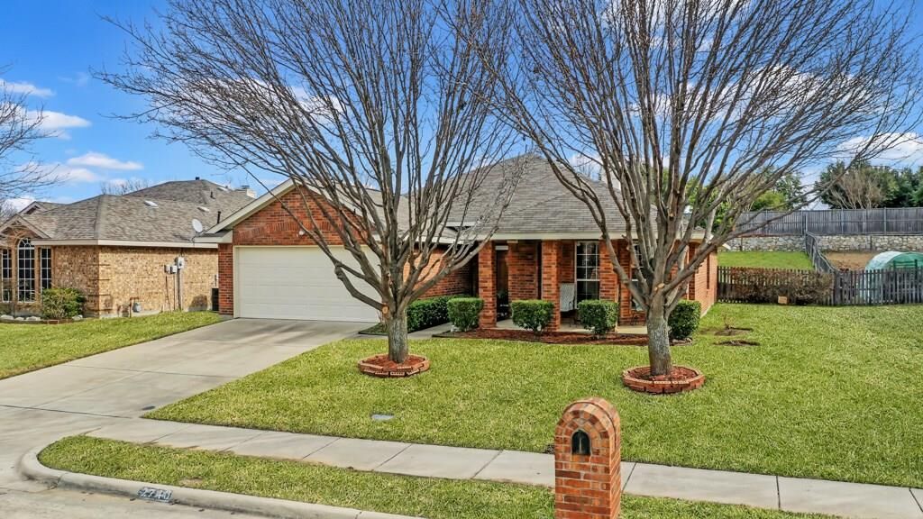 Property Photo: 2740 Beacon Hill Drive TX 75087