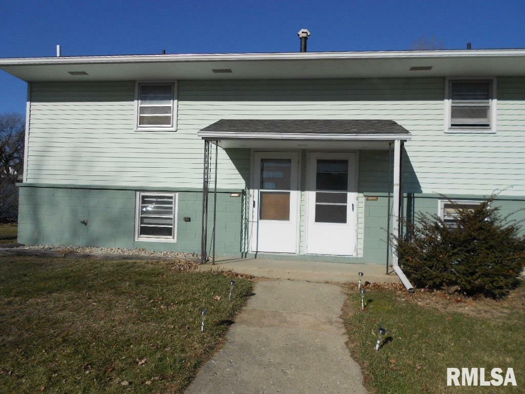 Property Photo: 209 E Ann Street B IL 61561
