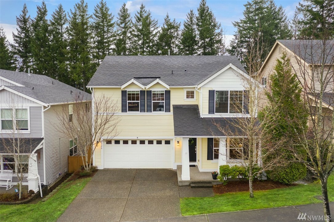 Property Photo:  6326 Douglas Ave SE  WA 98065 