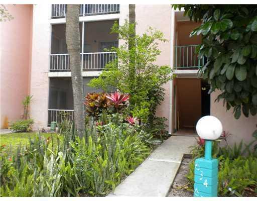 Property Photo: 634 NW 13th Street 24 FL 33486