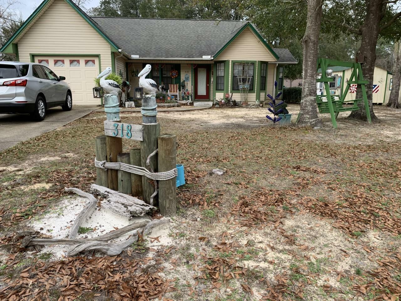 Property Photo:  318 John King Road  FL 32539 