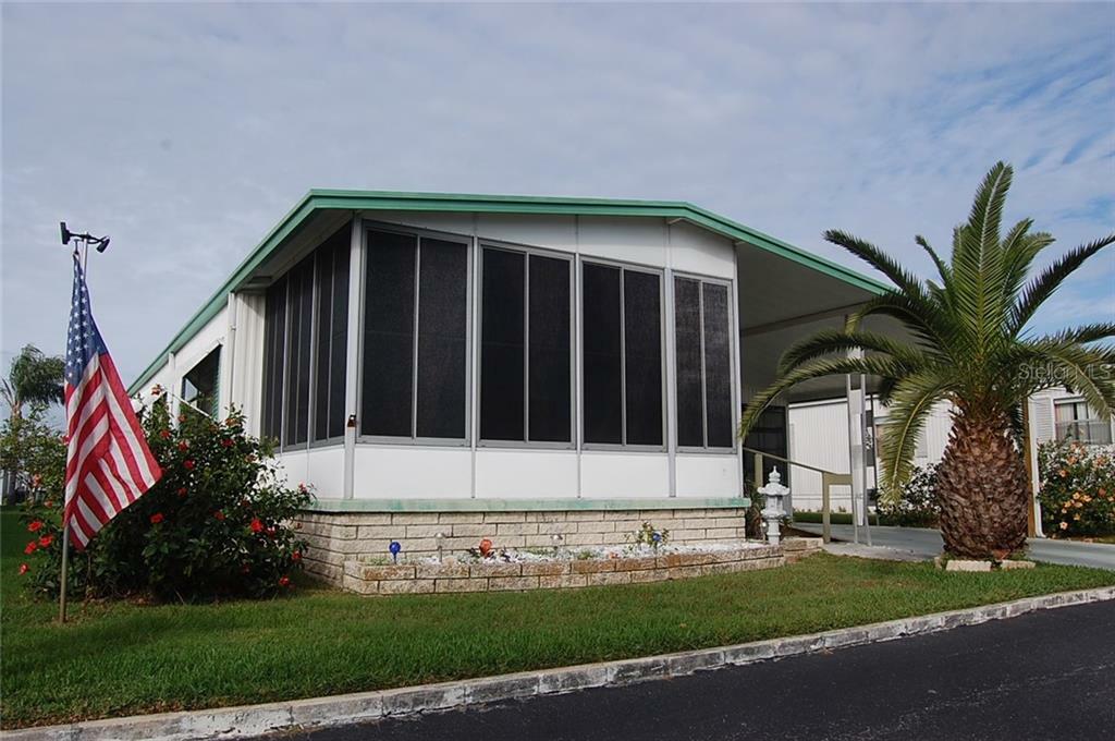 Property Photo: 2101 Manoa Drive FL 34691