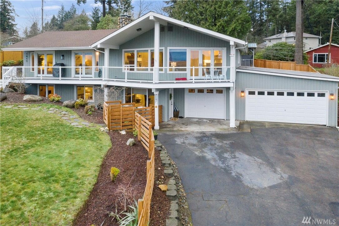 Property Photo:  1415  Sea Cliff Drive NW  WA 98332 