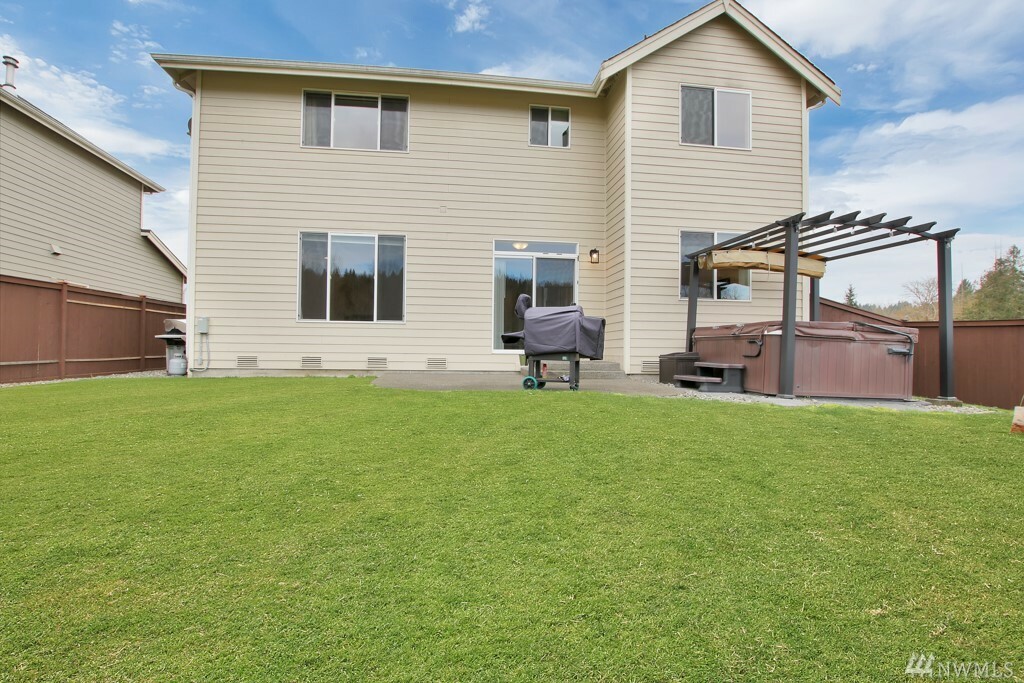 Property Photo:  1530 Daffodil Ave NE  WA 98360 