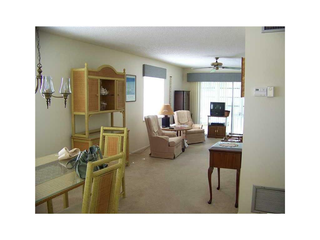 Property Photo:  18 Vista Gardens Trail 207  FL 32962 