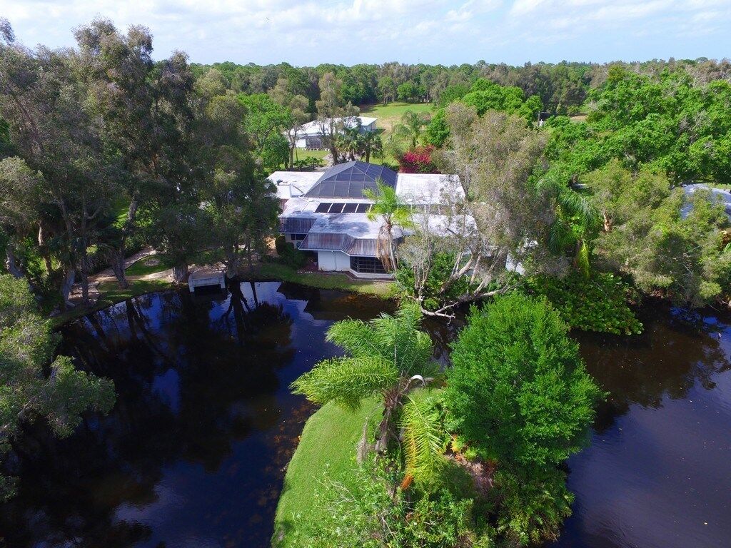 Property Photo:  471 28th Court  FL 32968 
