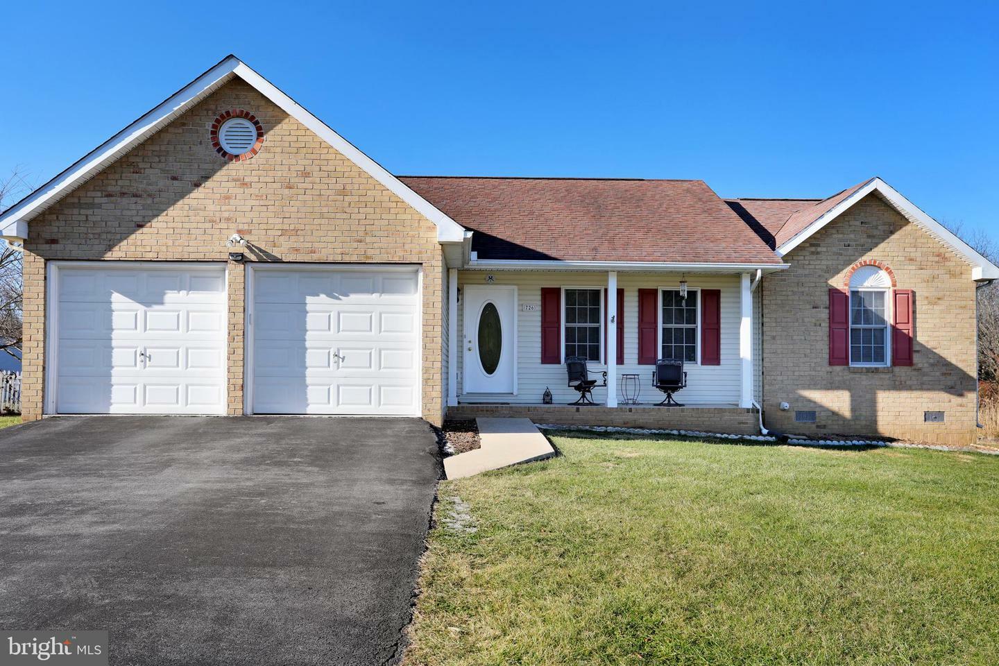 Property Photo:  726 Oak Lee Drive  WV 25438 