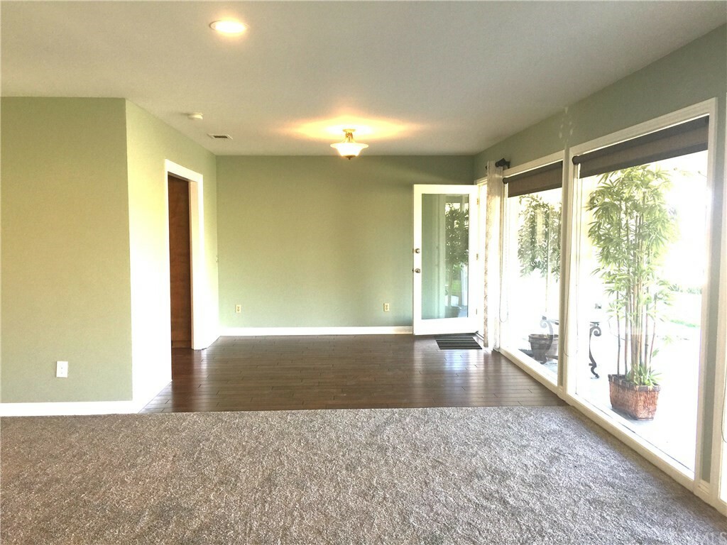 Property Photo: 1125 Via Vallarta CA 92506