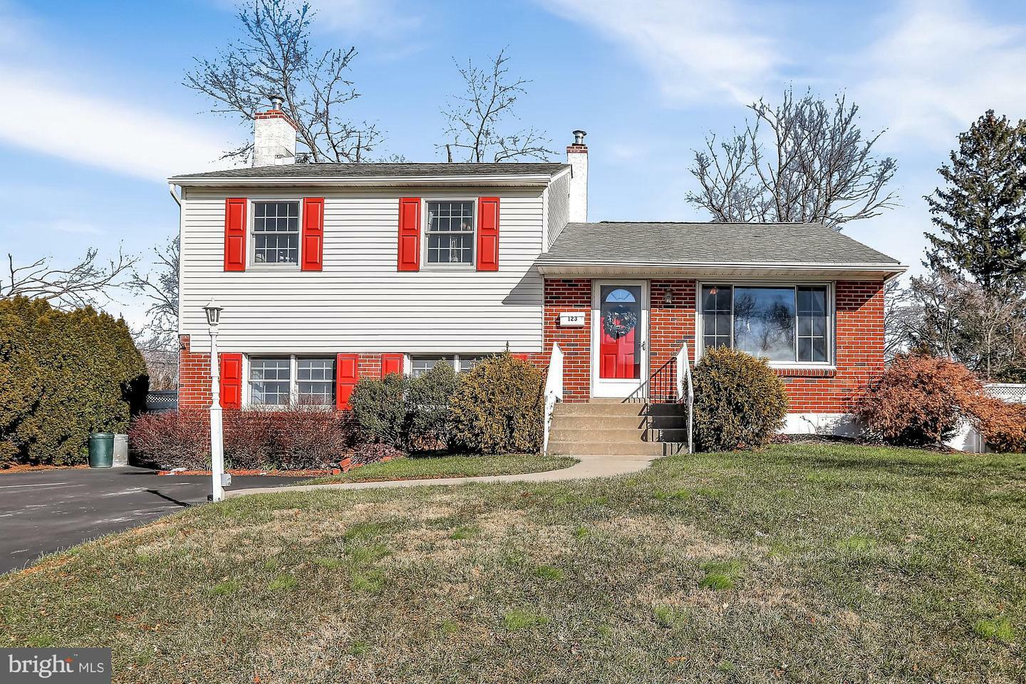 Property Photo:  123 Woodlyn Avenue  PA 19090 