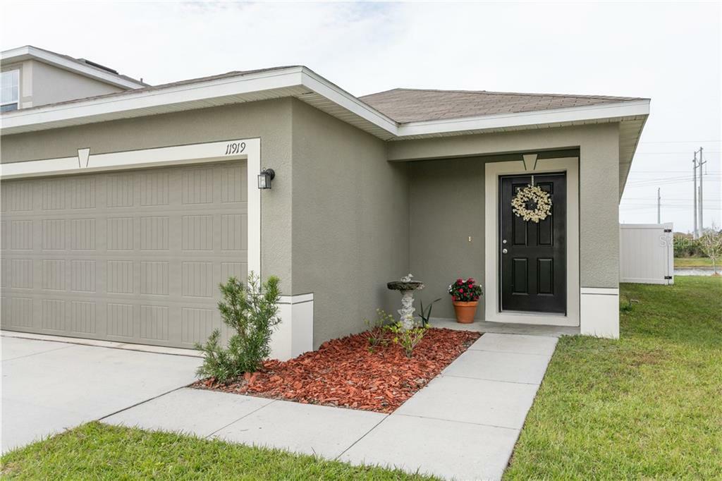 Property Photo:  11919 Grand Kempston Drive  FL 33534 