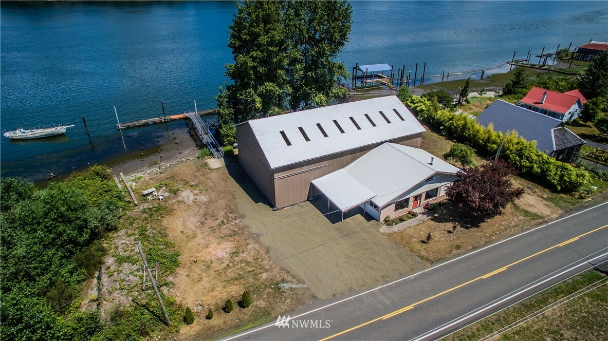 Property Photo:  269 State Route 409  WA 98612 