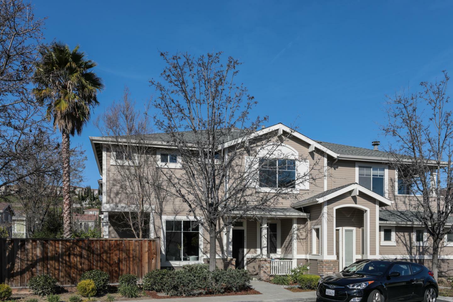 Property Photo: 401 Kincora Court CA 95136
