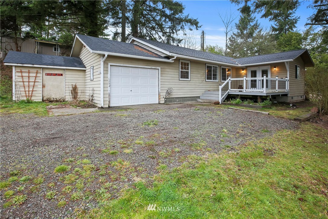 Property Photo:  114 Lilac Lane  WA 98312 