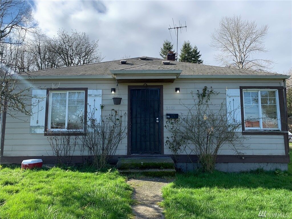 Property Photo:  2904 E N Street  WA 98404 