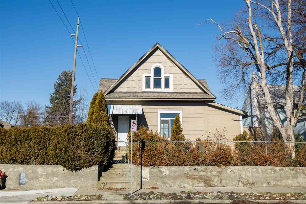 Property Photo: 1428 W Maxwell Ave WA 99201