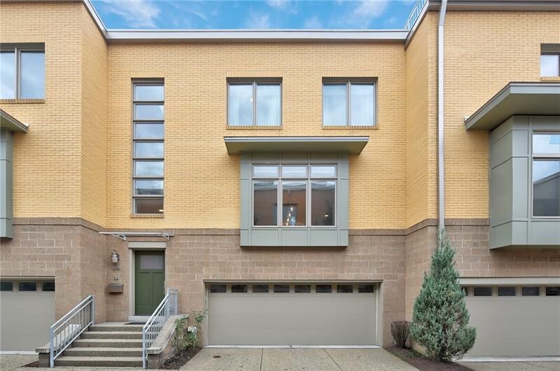 Property Photo:  1821 Merriman Way  PA 15203 