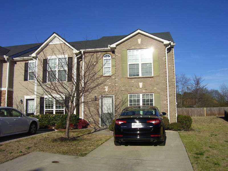 Property Photo: 208 Meadowlark Place 208 30168