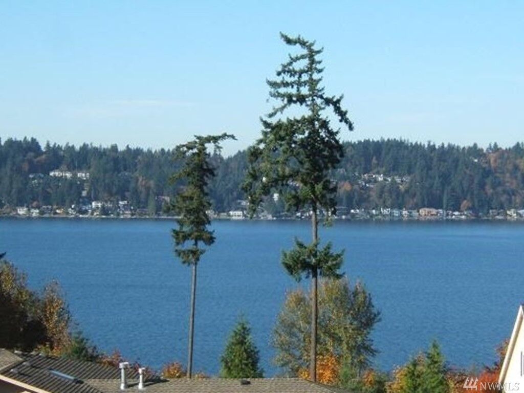 Property Photo:  19532 SE 16th Street  WA 98075 