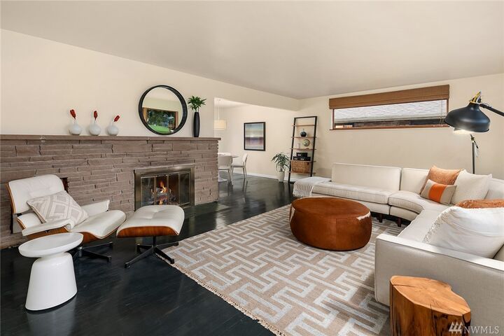 Property Photo:  7551 45th Ave NE  WA 98115 