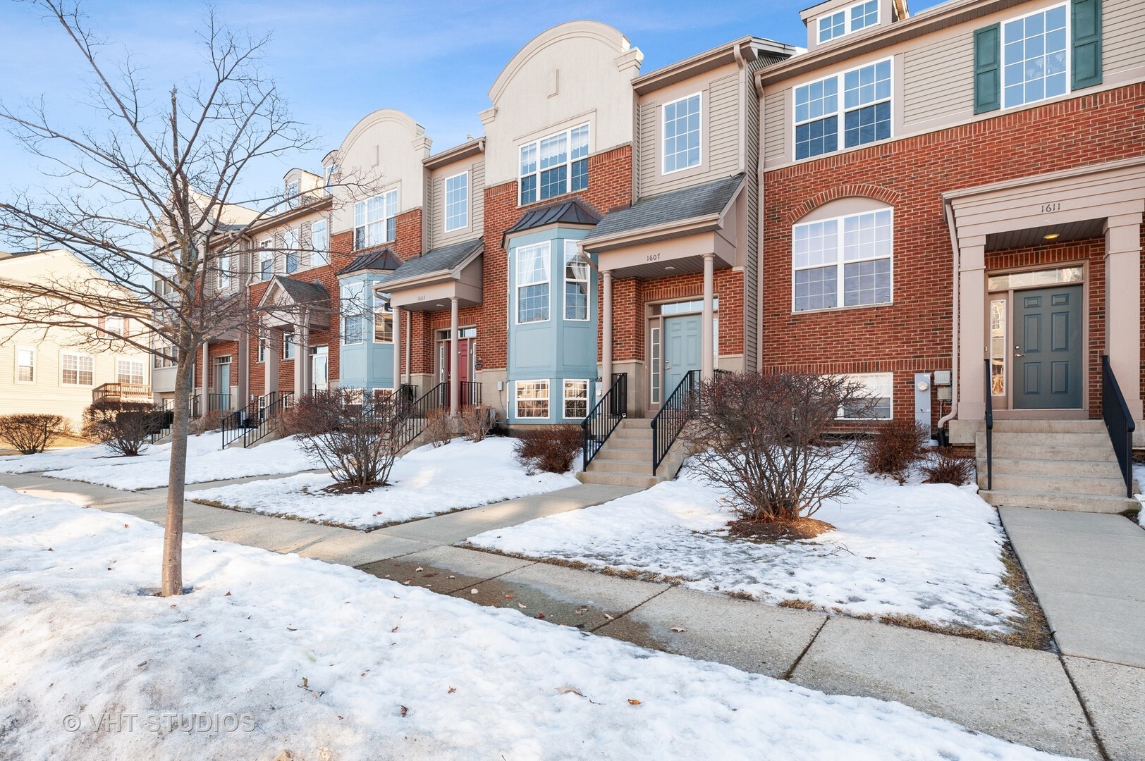 Property Photo: 1607 Station Park Drive IL 60030