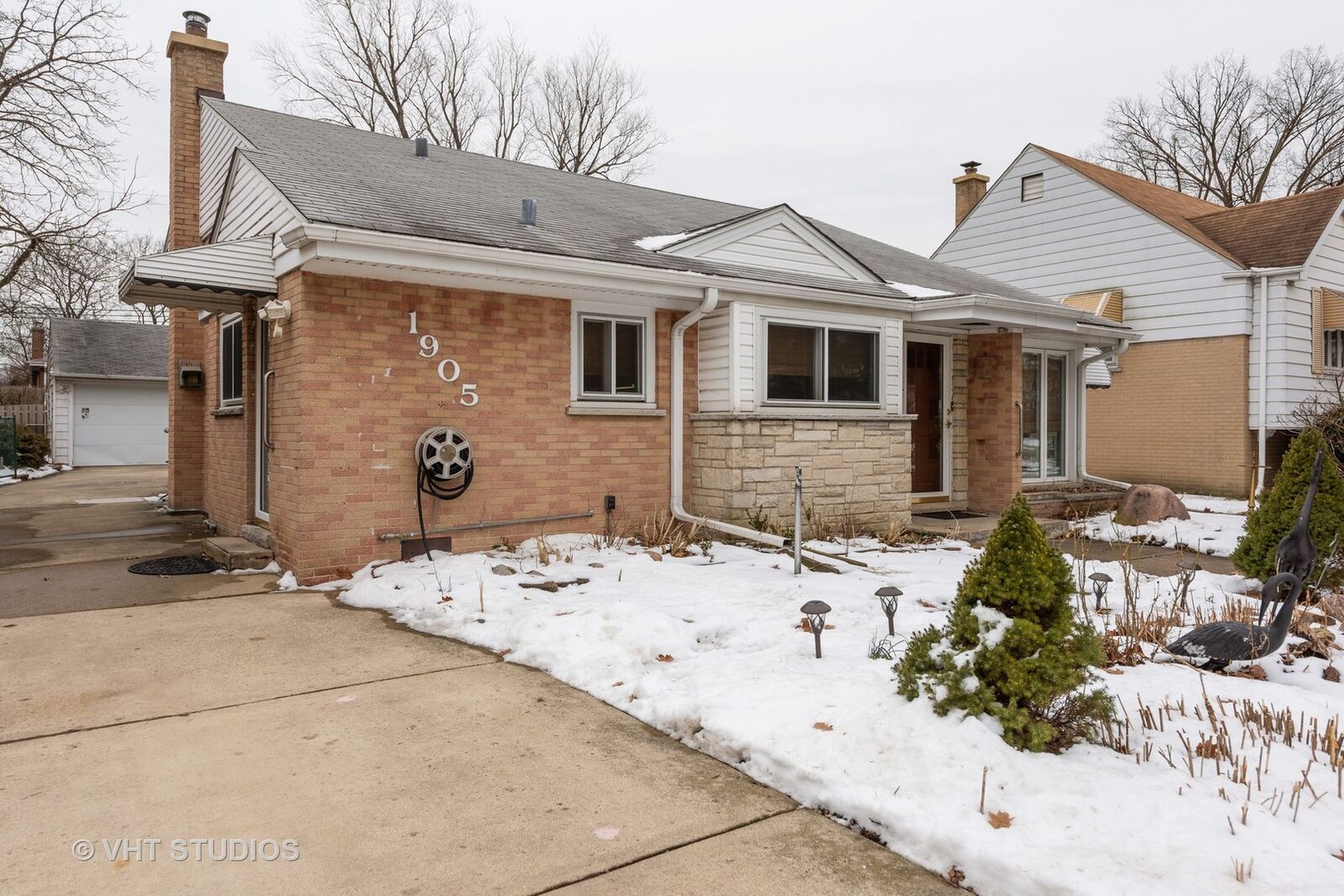 Property Photo:  1905 S Crescent Avenue  IL 60068 