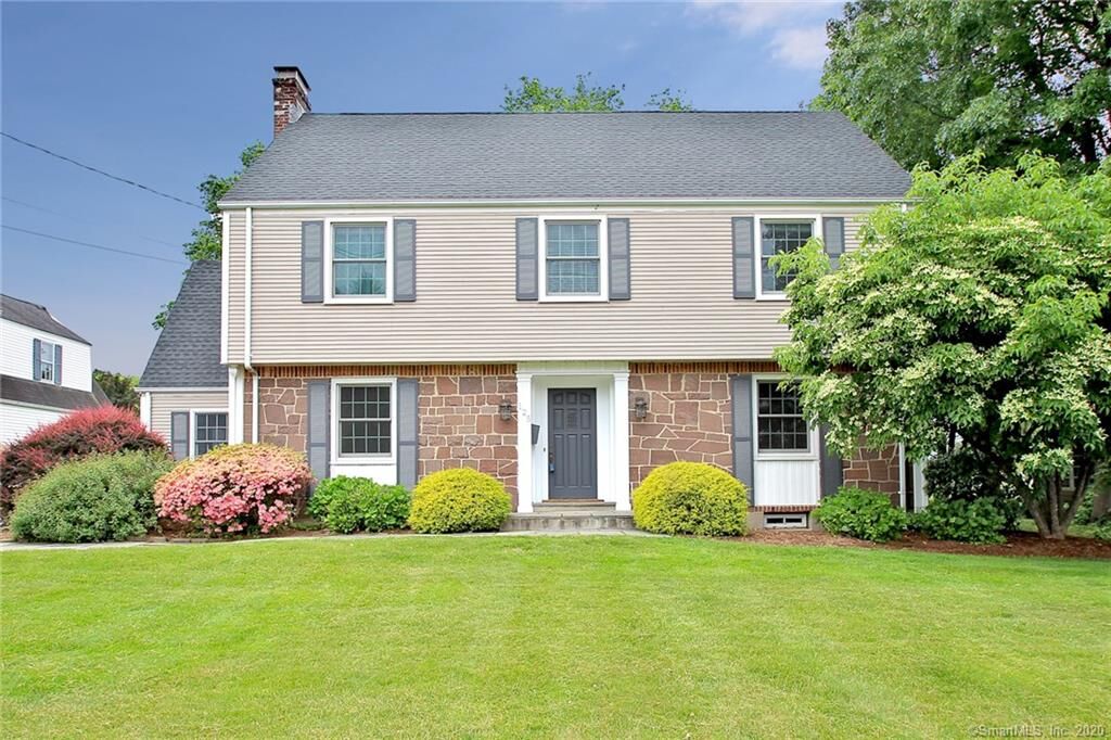 Property Photo:  125 Ridgewood Road  CT 06107 