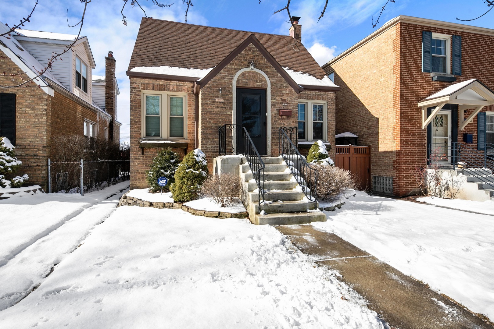 Property Photo: 3134 Elm Avenue IL 60513