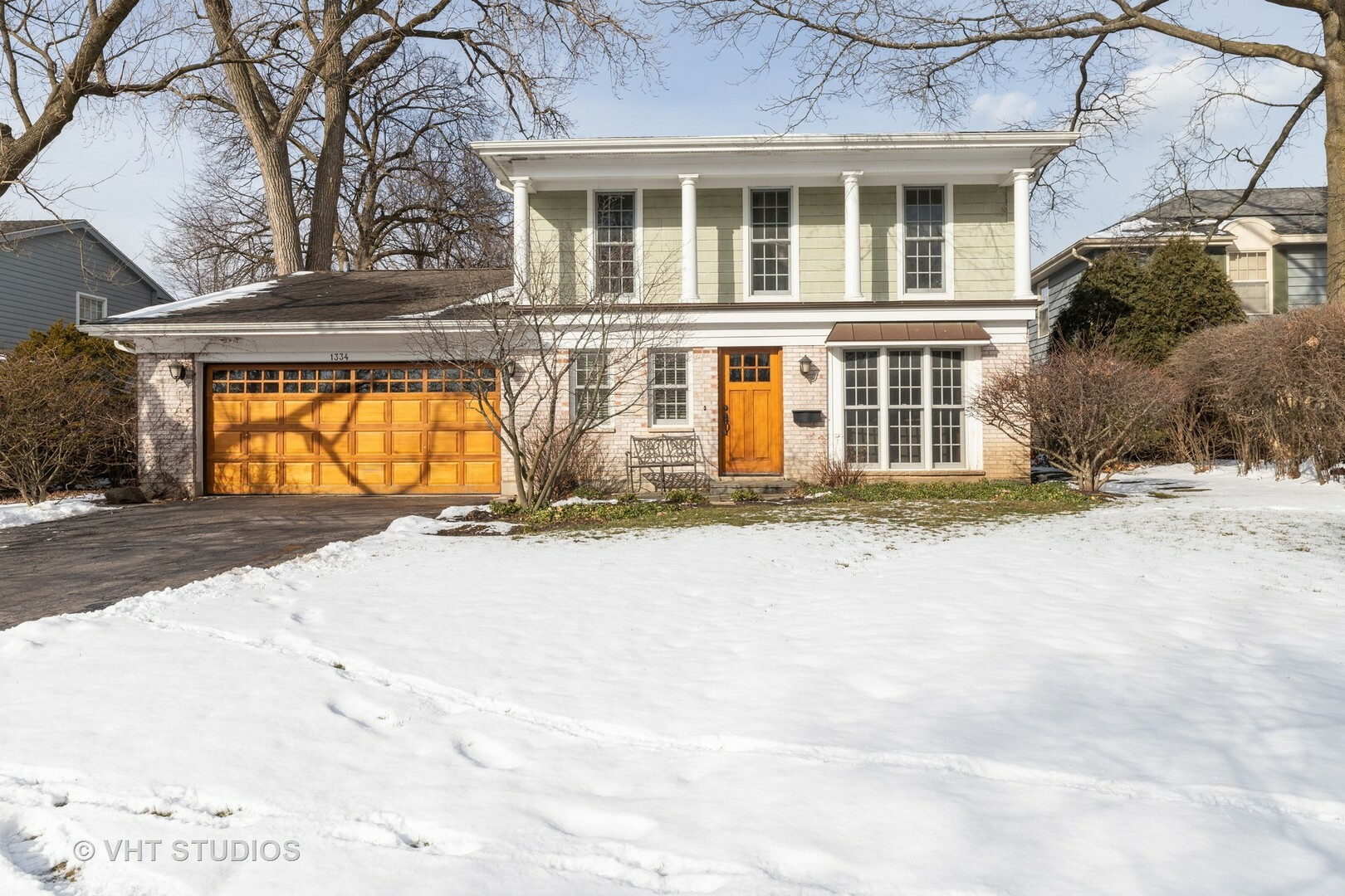 Property Photo:  1334 Royal Oak Lane  IL 60025 