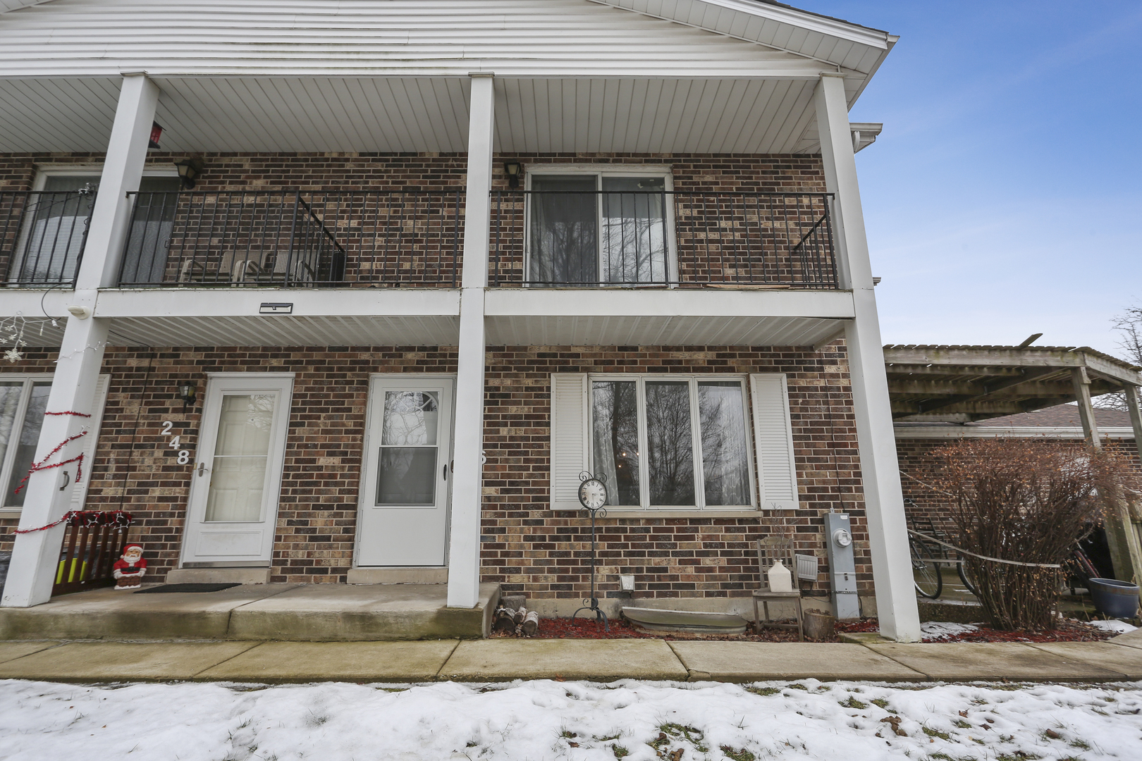 Property Photo: 246 Paddock Circle IL 60139