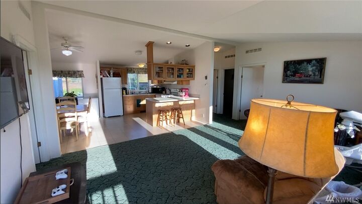 Property Photo: 1104 Nooksack Avenue WA 98276