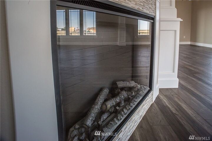 Property Photo:  401 SW R Street  WA 98848 