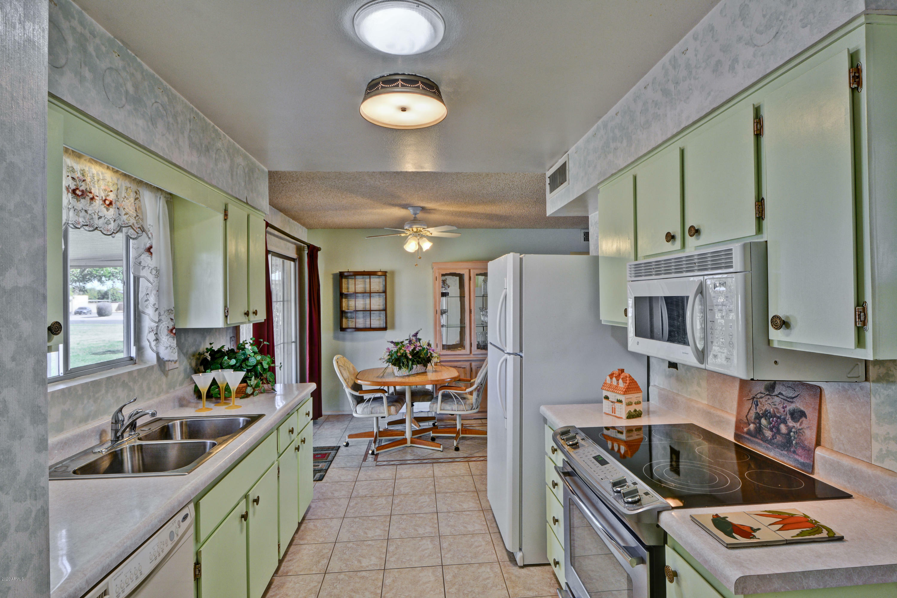 Property Photo: 10304 W Bright Angel Circle AZ 85351